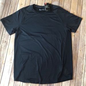 🌸Men’s Under Armour Shirt🌸